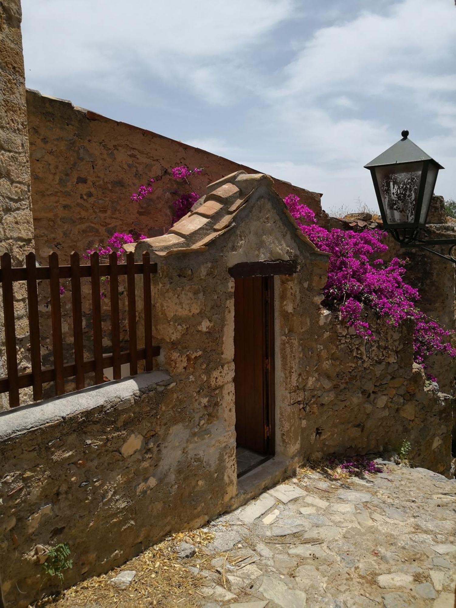 Kissamitakis Guesthouse 모넴바시아 외부 사진
